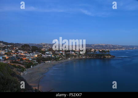 Le 27 septembre 2015. Laguna Beach, Californie Crescent Bay Vue de la lune de sang. Cette pleine lune, également appelé super pleine lune et un Banque D'Images