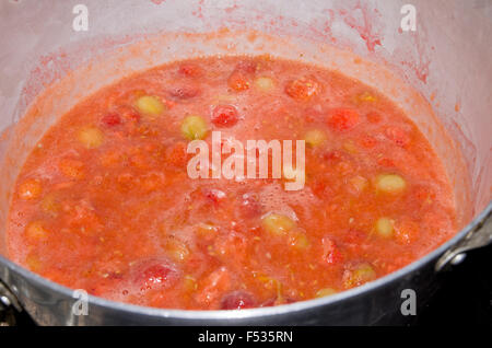 Fabrication de confiture Banque D'Images