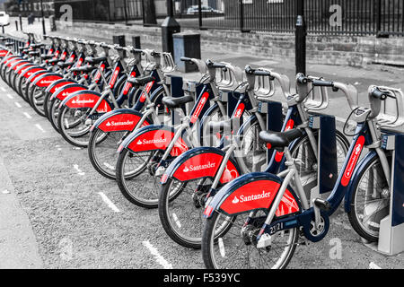 Santander Boris Bikes sur Pitfield Street, Shoreditch, London Banque D'Images