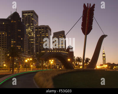 Cupid's Span de Claes Oldenburg & Coosje van Bruggen à San Francisco Banque D'Images