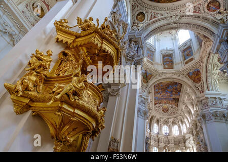 Intérieur de la CATHÉDRALE ST STEPHEN PASSAU ALLEMAGNE Bavière Banque D'Images