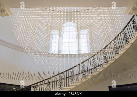 'Institution culturelle' 'Nathalie Pierrepont confort' à l'intérieur escalier intérieur intérieur interior grand cour de Marbre courbe mains courantes Banque D'Images