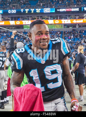 Charlotte, NC, USA. 25 octobre, 2015. Panthers receveur Ted Ginn # 19 célèbre une victoire contre les Eagles de Philadelphie le 25 octobre 2015, au stade Bank of America à Charlotte, Caroline du Nord. Les Panthers a vaincu les Eagles 26-16. Margaret Bowles/CSM/Alamy Live News Banque D'Images