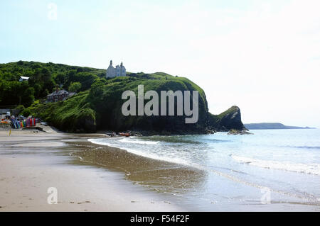 Llangrannog de sable sur la côte Ceredigion au milieu du Pays de Galles. Banque D'Images