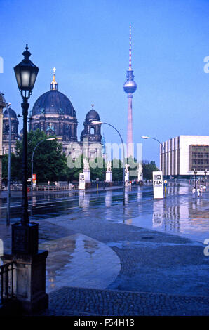 1985. Le centre de Berlin est à l'époque de la guerre froide Banque D'Images