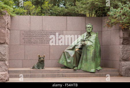 WASHINGTON, DC, États-Unis - Franklin D. Roosevelt Memorial. Rad et son chien Fala statue en bronze Banque D'Images