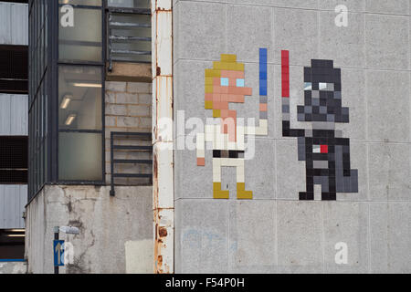Star Wars street art sur le côté de l'ancien bâtiment sur Curtain Road, London England Royaume-Uni UK Banque D'Images