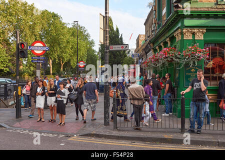 En dehors de la station de métro Bethnal Green, Londres Angleterre Royaume-Uni UK Banque D'Images