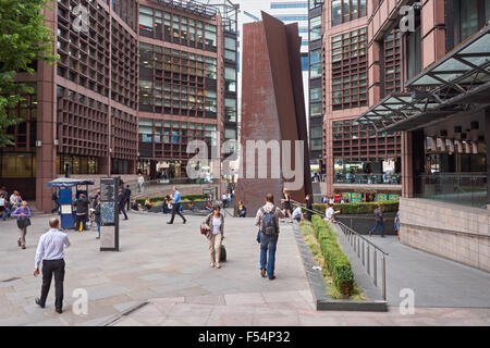 Broadgate Circle près de la gare de Liverpool Street, London England Royaume-Uni UK Banque D'Images