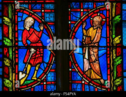 Vitrail représentant Jésus et un croyant en la Cathédrale de Tours, France. Banque D'Images