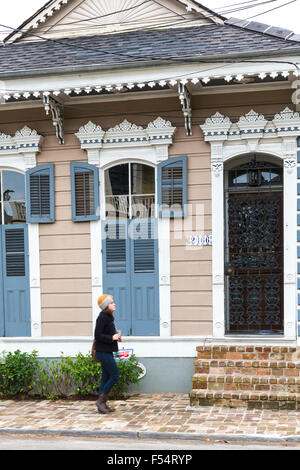 Clin traditionnel cottage créole accueil en Faubourg Marigny quartier historique de La Nouvelle-Orléans, Louisiane, Etats-Unis Banque D'Images