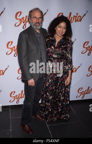 New York, NY, USA. 27 Oct, 2015. Daniel Sullivan, Mimi Lieber présents pour SYLVIA Soirée d'ouverture sur Broadway, le Cort Theatre, New York, NY, le 27 octobre 2015. Crédit : Steven Ferdman/Everett Collection/Alamy Live News Banque D'Images