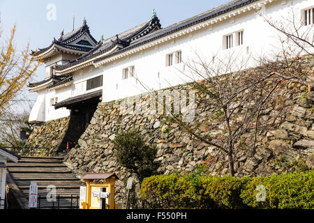 Le Japon, château de Wakayama. Ninomon Yagura, gardant la tourelle Kusunoki, également connu sous le Ninomon porte à l'intérieur composé, Honmaru. Banque D'Images