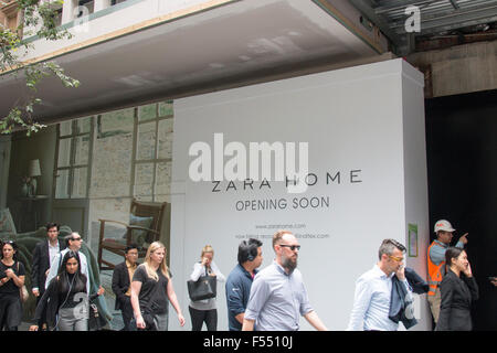 Sydney, Australie. 28 Oct, 2015. L'Espagnol Zara géant de la vente au détail s'approche de l'ouverture de son magasin, à Sydney's Pitt Street, à quelques mètres de son magasin de vêtements Zara existant dans Pitt Street. Modèle : crédit10/Alamy Live News Banque D'Images