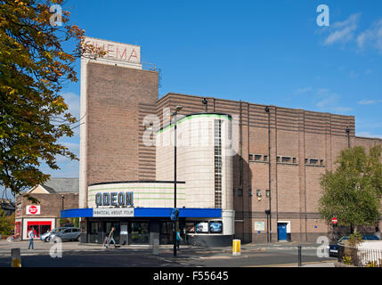 Odeon Cinema extérieur art déco bâtiment East Parade Harrogate North Yorkshire Angleterre Royaume-Uni Grande-Bretagne Banque D'Images