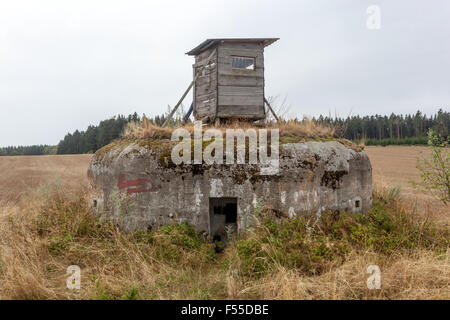 Fortifications défensives tchécoslovaques d'avant-guerre construites à la frontière chasse au stand de cachette en bois Slavonice, République tchèque Banque D'Images