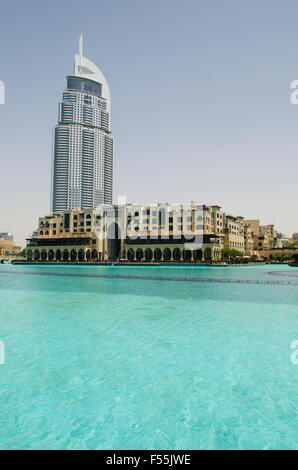 L'adresse de l'hôtel bâtiment Dubaï Mall et centre commercial Souk Al Bahar par Burj Lake EAU Banque D'Images
