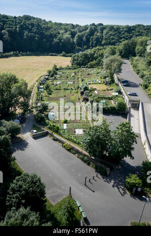 Birds Eye View des allotissements de légumes à Dinan, Bretagne, France Banque D'Images