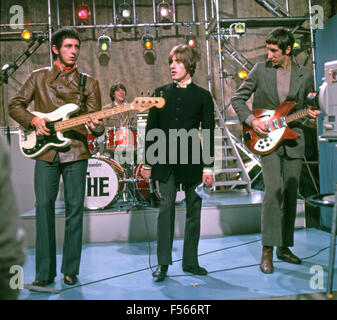 LE groupe ROCK de L'OMS au Royaume-Uni sur Ready, Steady, Go en 1966. De gauche John Entwistle, Keith Moon, Roger Daltrey, Pete Townshend. Photo Tony Gale Banque D'Images