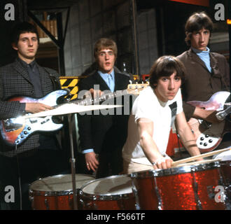 LE groupe ROCK de L'OMS au Royaume-Uni sur Ready,Steady,Go en 1966. De gauche John Entwistle, Roger Daltrey, Keith Moon, Pete Townshend. Photo Tony Gale Banque D'Images