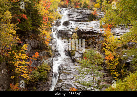 Cascade d'argent, une cascade à Crawford Notch State Park, White Mountain National Forest, New Hampshire NH, New England USA Banque D'Images