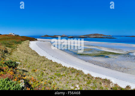 Tresco ; à la recherche de St Helens et Round Island Îles Scilly ; UK Banque D'Images