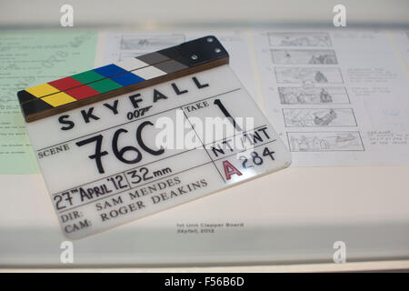 'SKYFALL' clapper board, BOND IN MOTION, James Bond exposition, London Film Museum, Covent Garden, UK Banque D'Images