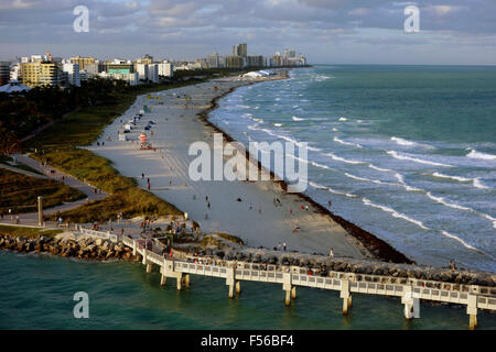 Miami South Beach et South Pointe Park au coucher du soleil, Miami, Floride, USA Banque D'Images