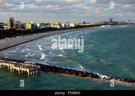 South Beach au coucher du soleil, Miami, Floride, USA Banque D'Images