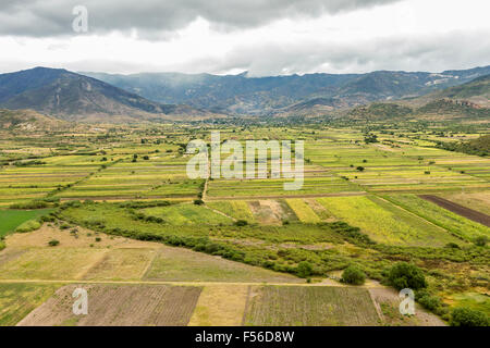 Une vue aérienne de la vallée de Tlacolula situé à côté de Yagul archaeological site, Oaxaca, Mexique. Banque D'Images