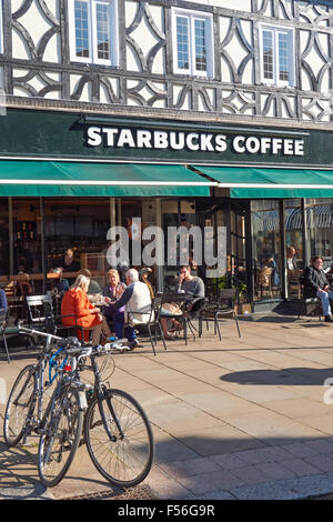 Café Starbucks Cafe à Hitchin Angleterre Royaume-Uni UK Banque D'Images