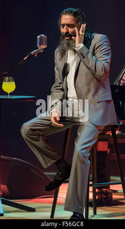 Malmö, Suède. 28 Oct, 2015. Diego el Cigala (6) Diego el Cigala, le célèbre chanteur de flamenco chante lors de son premier concert à Malmo. Credit : Tommy Lindholm/Pacific Press/Alamy Live News Banque D'Images