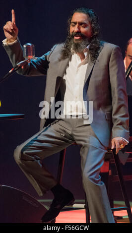 Malmö, Suède. 28 Oct, 2015. Diego el Cigala (7) Diego el Cigala, le célèbre chanteur de flamenco chante lors de son premier concert à Malmo. Credit : Tommy Lindholm/Pacific Press/Alamy Live News Banque D'Images