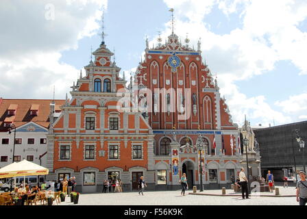 La Maison de la Confrérie des têtes noires sur la place de l'Hôtel de ville de Riga, Lettonie Banque D'Images