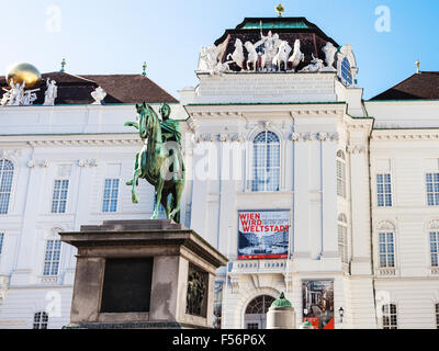 Vienne, Autriche - 1 octobre 2015 : statue équestre et monument de l'empereur Joseph II Le Grüner Markt à la Hofburg. La sta Banque D'Images