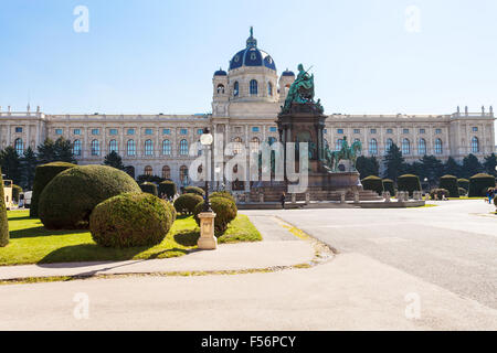 Déplacement à Vienne ville - Maria Theresien Platz avec Maria Theresa Monument et le Kunsthistorisches Museum (Musée de l'histoire de l'Art, M Banque D'Images