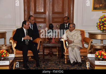 L'Inde, Abu Dhabi, Emirats Arabes Unis. 28 Oct, 2015. Le président égyptien Abdel Fattah al Sissi arrive pour l'Inde Forum Afrique Sommet (IAFS) à New Delhi, Inde, le Jeudi, Octobre 29, 2015. Plus de 40 dirigeants africains sont à New Delhi pour un sommet d'explorer comment les investissements indiens et la technologie peut aider à la résurgence de l'Afrique face à ses défis de développement © Bureau Président égyptien/APA/Images/fil ZUMA Alamy Live News Banque D'Images