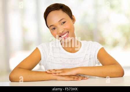 Portrait of happy afro American Woman relaxing at home Banque D'Images