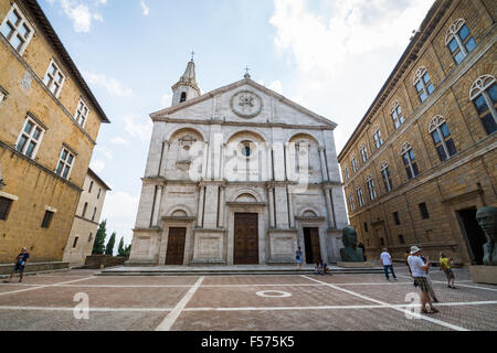 Pienza square de la cathédrale à la Toscane, Italie. Banque D'Images