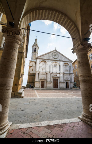 Pienza square de la cathédrale à la Toscane, Italie. Banque D'Images