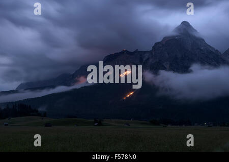 Songe d'incendies sur la montagne Zugspitze Arena dans, Lermoos, Tirol, Autriche Banque D'Images