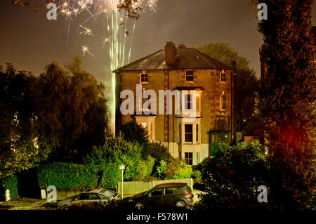 Wimbledon Londres, Royaume-Uni. 28 octobre 2015. Un feu d'artifice a lieu à Wimbledon au cours de la semaine de l'Halloween : Crédit amer ghazzal/Alamy Live News Banque D'Images