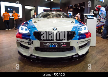 BERLIN - 04 septembre 2015 : stand by GoPro. Voiture de sécurité BMW M4 Coupé DTM. Exposition internationale de radio Berlin (IFA2015). Banque D'Images