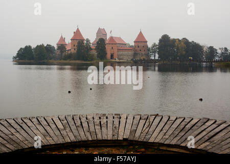 Château de Trakai en automne Banque D'Images