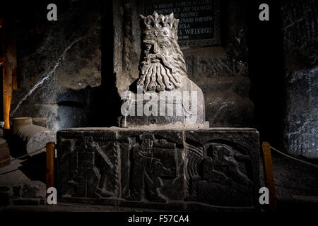 Kazmierz King III statue dans la mine de sel de Wieliczka en Pologne Banque D'Images