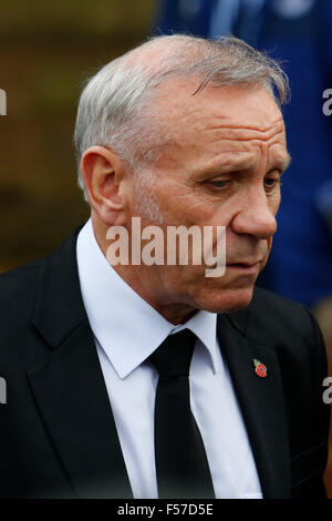 La Cathédrale de Liverpool, Liverpool, Royaume-Uni. 29 Oct, 2015. Funérailles d'Howard Kendall. L'ancien capitaine Everton Peter Reid assiste aux funérailles d'aujourd'hui à la cathédrale anglicane de Liverpool pour l'ancien manager d'Everton, Howard Kendall, qui est décédé plus tôt ce mois-ci, âgés de 69 ans. Credit : Action Plus Sport/Alamy Live News Banque D'Images