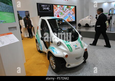 Istanbul, le Japon. 29 Oct, 2015. Une voiture électrique de Toyota est affiché à l'automobile de Tokyo à Tokyo, Japon, le 29 octobre 2015. La 44e Tokyo Motor Show a ouvert ses portes au public le jeudi avec la participation de 160 entreprises de 11 pays et régions. Credit : Yan Liang/Xinhua/Alamy Live News Banque D'Images