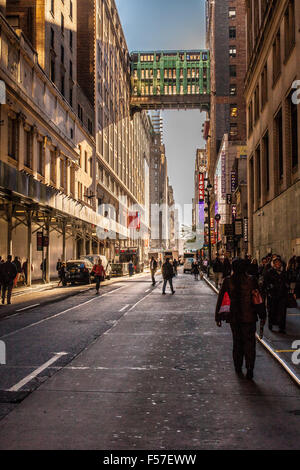 Gimbels ou traverse un pont aérien sur W. La 32e Rue, Manhattan, New York City, États-Unis d'Amérique. Banque D'Images