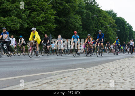 BERLIN, ALLEMAGNE - 14 juin 2015 : Sous le slogan "plus d'espace pour les vélos' et 'Bike Berlin - maintenant !' , a organisé un marathon cycliste. Banque D'Images