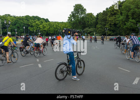 BERLIN, ALLEMAGNE - 14 juin 2015 : Sous le slogan "plus d'espace pour les vélos' et 'Bike Berlin - maintenant !' , a organisé un marathon cycliste. Banque D'Images